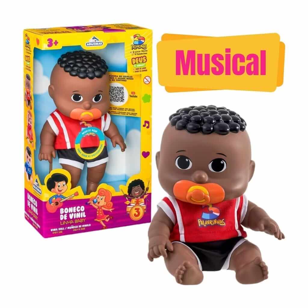 Boneco musical infantil

Boneco educativo

Boneco do 3 Palavrinhas

Boneco de vinil atóxico

Boneco com som e musicas

Bebê Musical Três Palavrinhas

